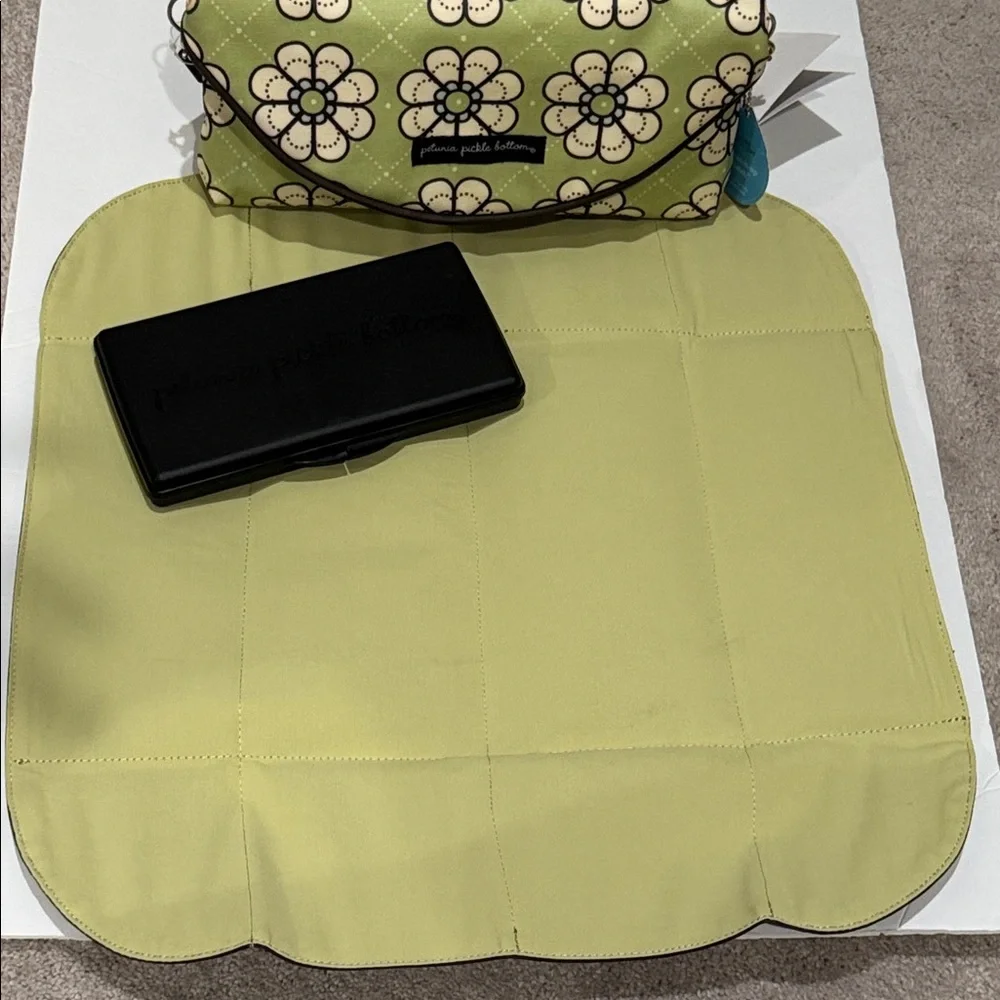 Petunia Pickle Bottom Change-it-up Clutch Foldable Diaper Bag Organizer NEW